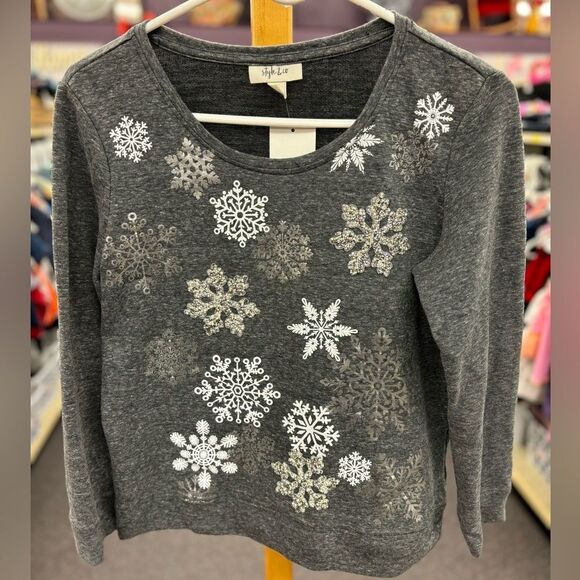 Styke & Co ladies PM gray Snowflake sweatshirt - Picture 2 of 3